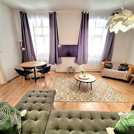 Apartment Emma - Old Town Bratislava Buitenkant foto