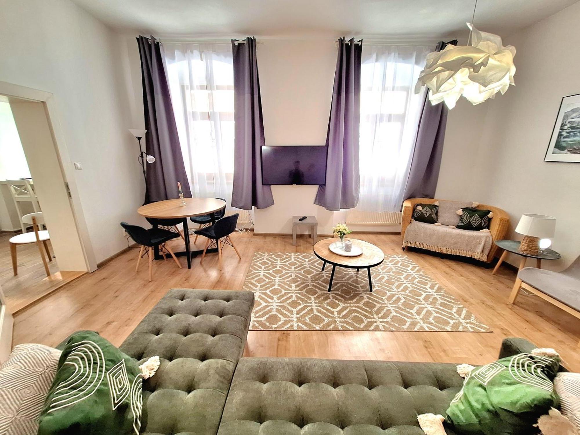 Apartment Emma - Old Town Bratislava Buitenkant foto
