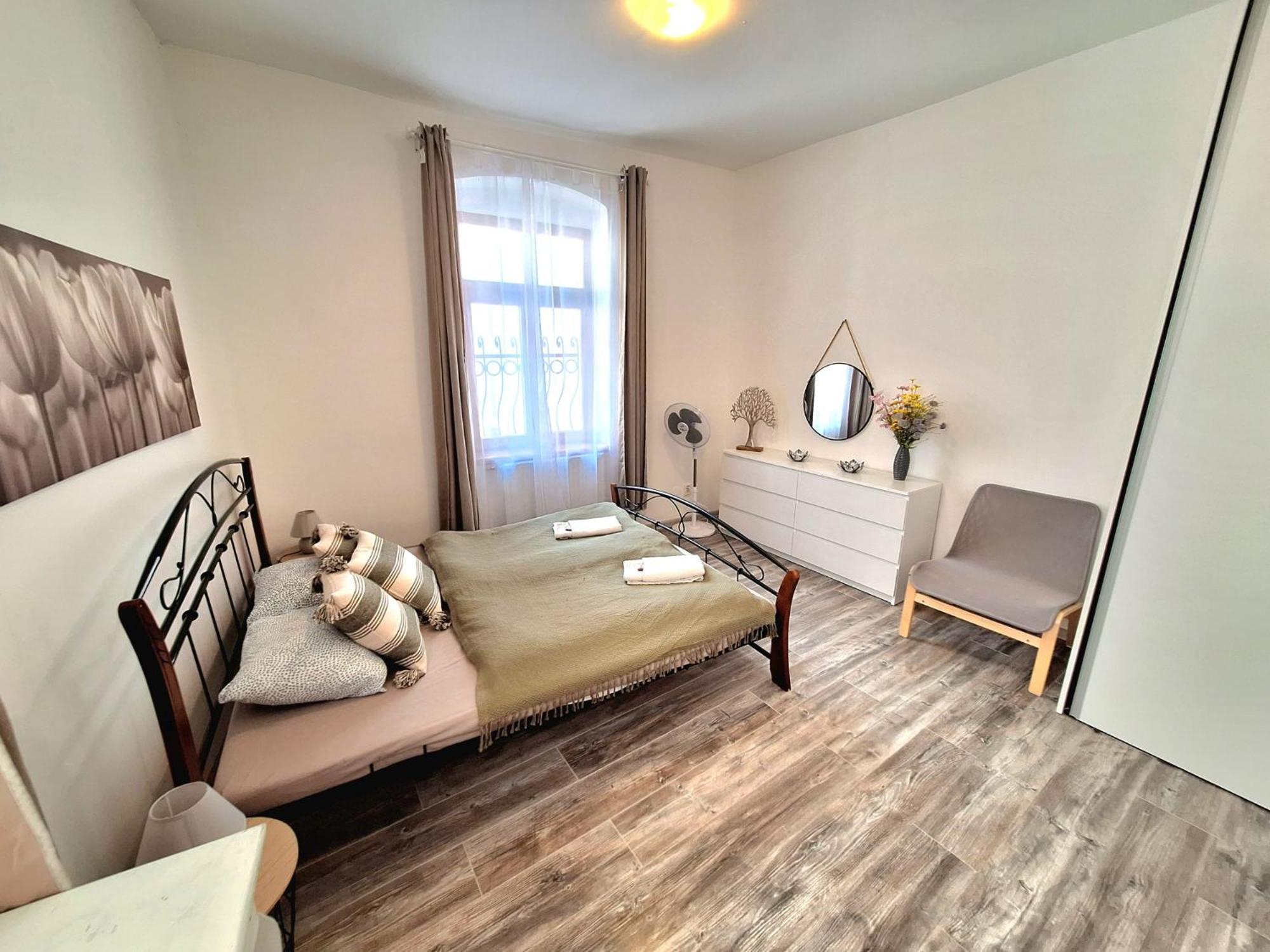 Apartment Emma - Old Town Bratislava Buitenkant foto
