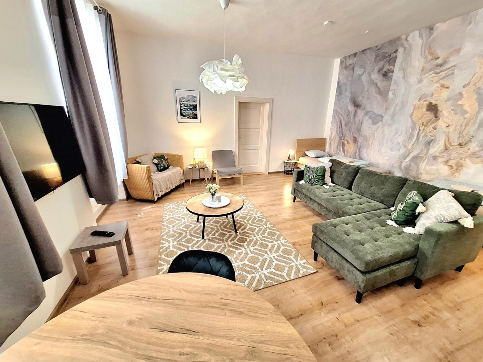 Apartment Emma - Old Town Bratislava Buitenkant foto